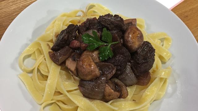 Bavette de bœuf façon bourguignon