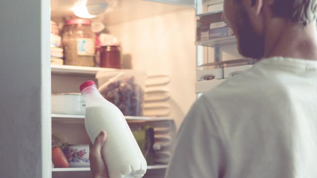 Combien de temps se garde une bouteille de lait entamée ?