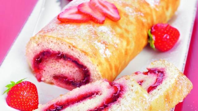 Gâteau roulé à la confiture de Fraises Bonne Maman