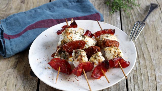 Brochettes de lotte au chorizo et tomates séchées