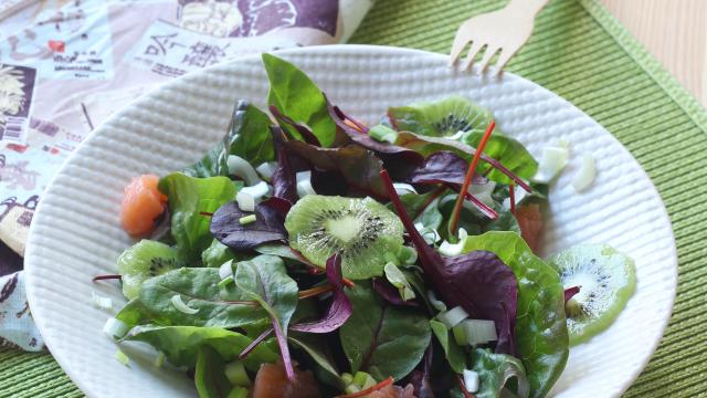 Salade au saumon fumé et kiwi