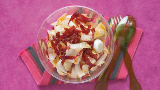 Salade d'endives au chorizo croustillant