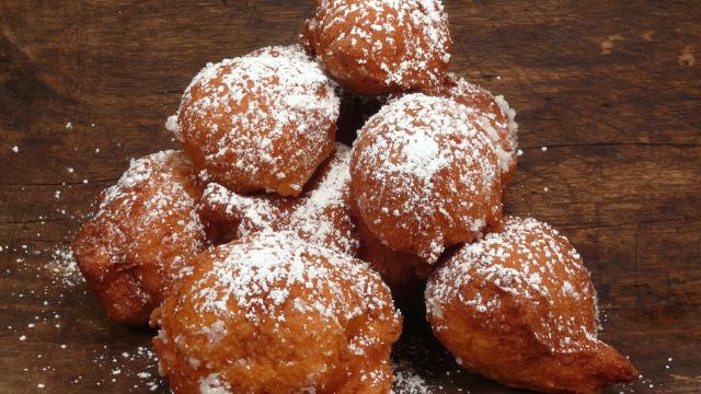 Pets de nonne (beignets à la pâte à choux)