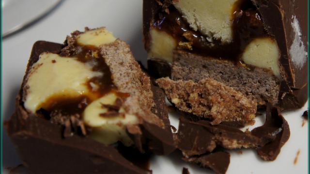 Barre glacée et craquante au chocolat et vanille et caramel façon Mars sans gluten