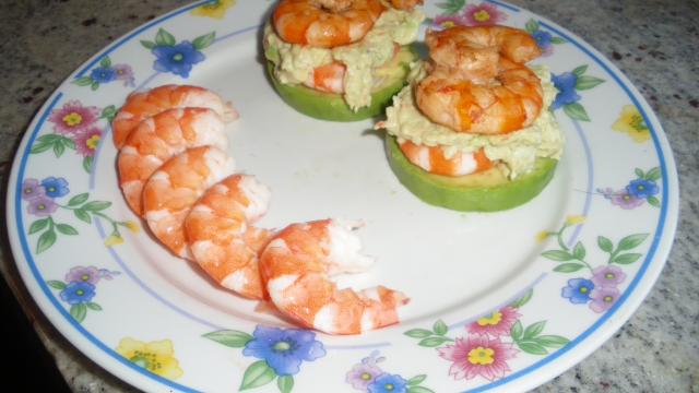 Tartelettes à l'avocat et sa mousse garnie de crevettes au porto!