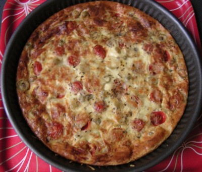 Quiche sans base au thon, fromage, tomates et olives