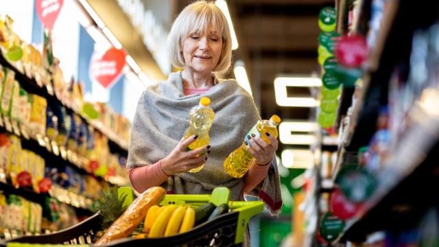 Huile de colza VS huile de tournesol : un médecin dévoile laquelle privilégier pour votre santé