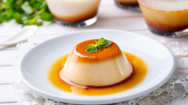 Envie d’un dessert vite fait, bien fait ? Voici notre recette de flan au caramel à faire au micro-ondes