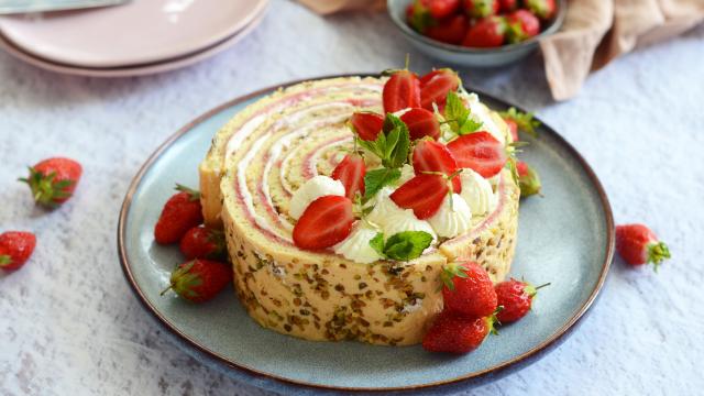 Notre incroyable recette de roulé aux fraises sera parfaite pour faire plaisir lors de la fête des mères