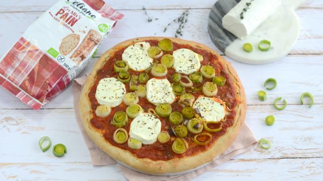 Pizza sans gluten aux légumes et au chèvre