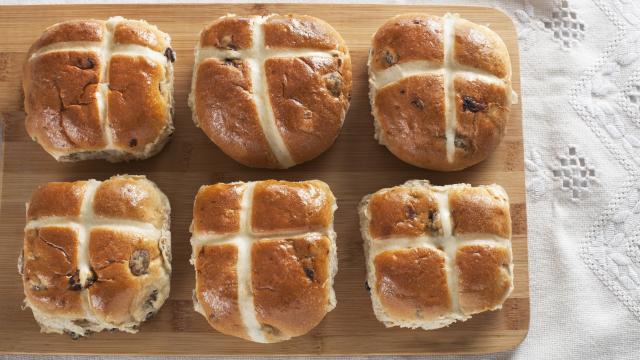 Hot cross buns