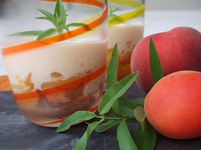 Tiramisu abricots-pêches et verveine.