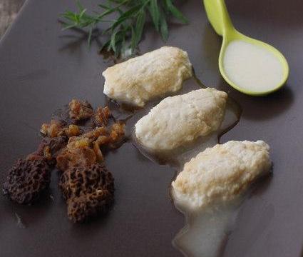 Quenelles de poulet et morilles