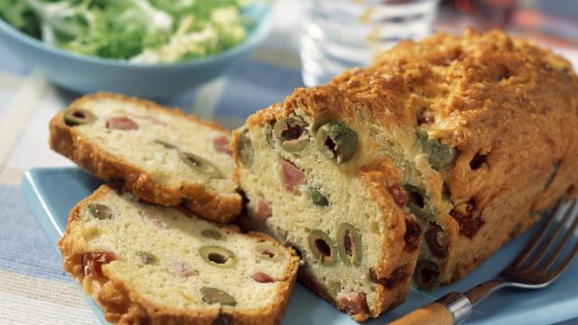 Cake aux olives et aux lardons sans gluten