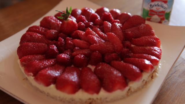 Gâteau au chocolat blanc et ses fruits de saison