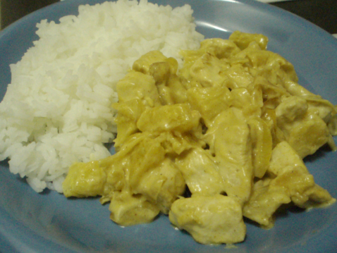 Curry de poulet au lait de coco et pommes