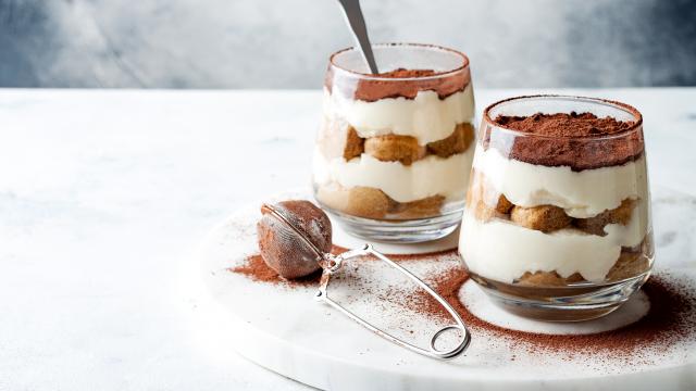 “Vous allez adorer” : Simone Zanoni partage sa recette ultra gourmande de tiramisu glacé !