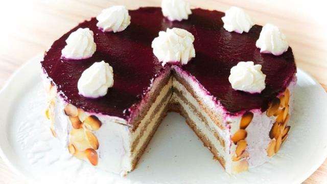 Gâteau d'anniversaire sans gluten, sans lactose et sans sucre