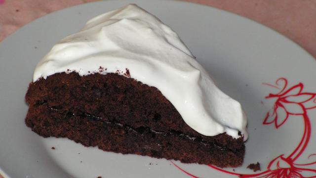 Gâteau au chocolat et framboises à la crème