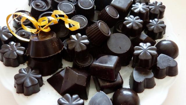 Chocolats fourrés à la ganache aux noisettes