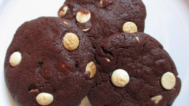 Cookies chocolatés aux pépites de chocolat blanc