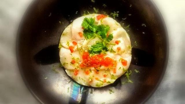 Ceviche de Saint Jacques, caviar de Tabasco® et sauce avocat au lait de tigre