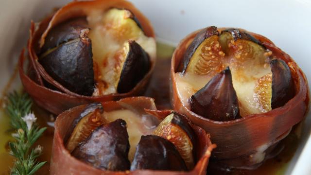 Figues au Cantal et au jambon cru