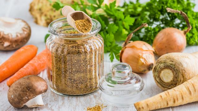 Plus économique, sans additifs, voici comment faire très facilement son propre bouillon de légumes déshydraté