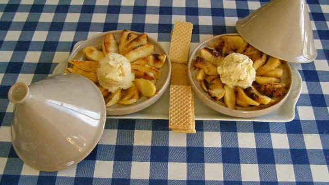 Tajine de pommes avec glace à la vanille rapide