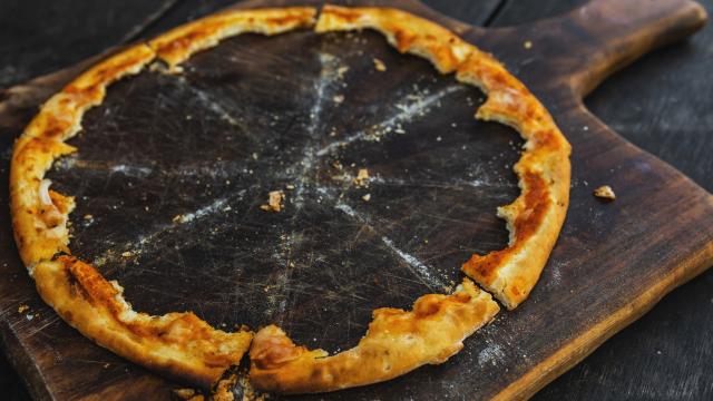 Vous ne mangez pas les croûtes de pizza ? Voici une astuce pour les recycler