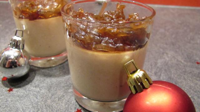 Panna cotta au foie gras et son confit d'oignons maison