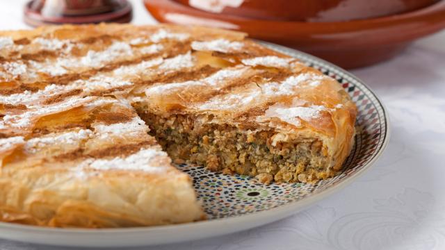 Cyril Lignac dévoile sa recette ultra-savoureuse de pastilla de poulet  !