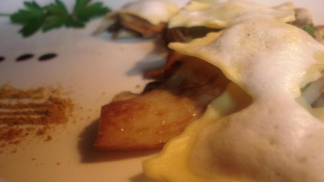 Ravioles au foie gras sous un nuage de Lomagne