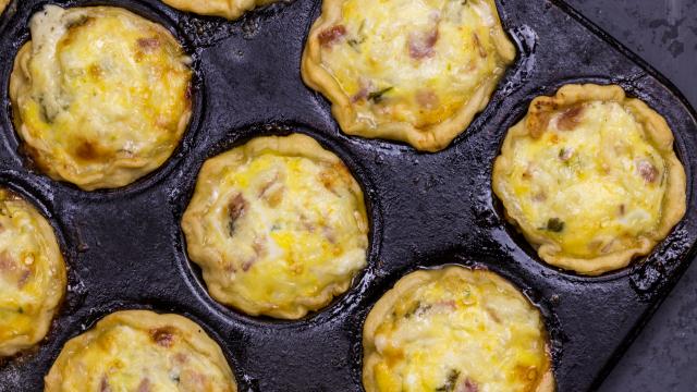 Voici comment faire des mini gratins express avec un simple moule à muffins !