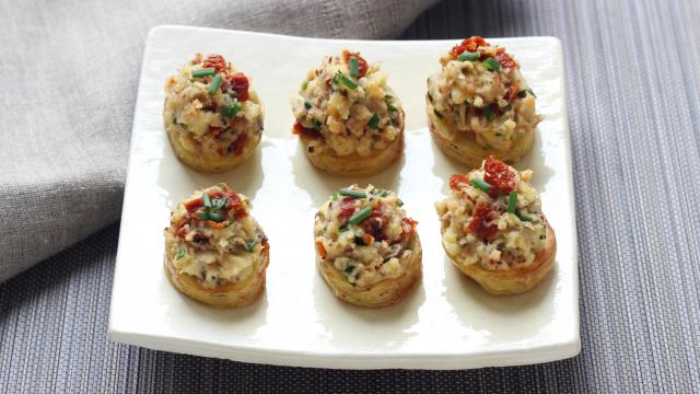 Toast de pommes de terre aux sardines et tomates séchées