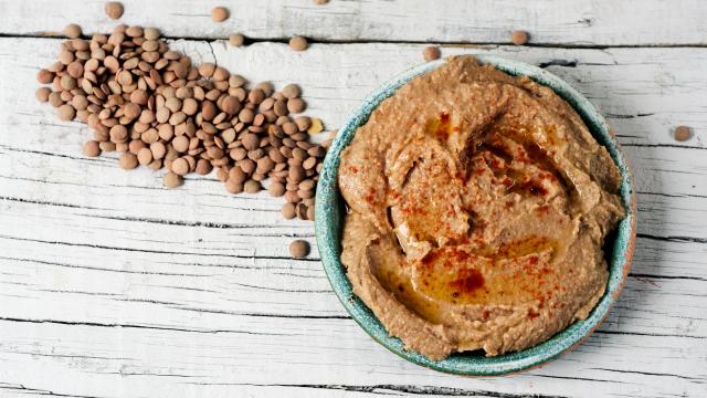 “Prête en un tour de main” : François-Régis Gaudry vous conseille une délicieuse recette de houmous de lentilles !