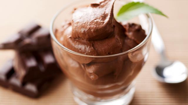 Mousse au chocolat onctueuse et légère