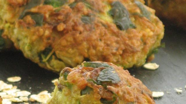 Galettes de flocons d'avoine oignons et courgettes