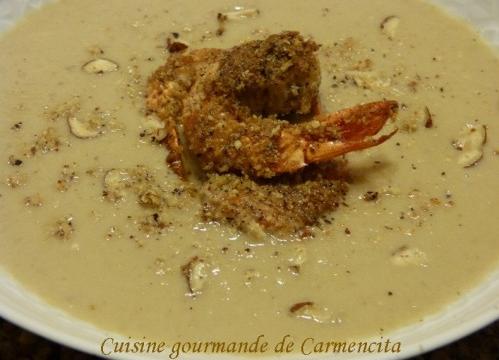 Velouté de topinambours, châtaignes et gambas poêlées