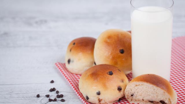 Au petit-déjeuner ou au goûter, une nutritionniste partage sa recette de brioche au chocolat prête en 10 minutes !