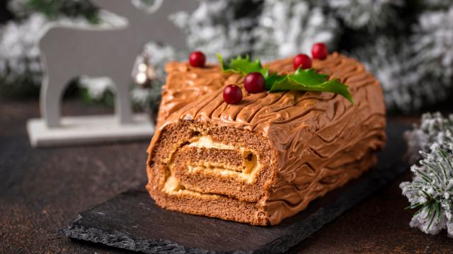 “Une version toute simple” : pour votre dessert de Noël, voici la recette de bûche sans cuisson de Laurent Mariotte avec une belle astuce !