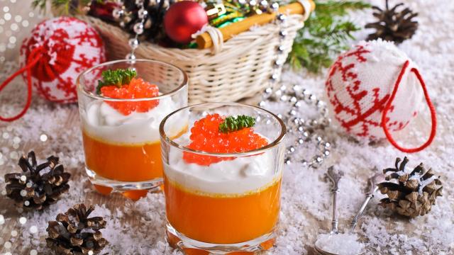 Voici nos 15 idées de recettes de verrines pour un apéritif dînatoire de Noël réussi