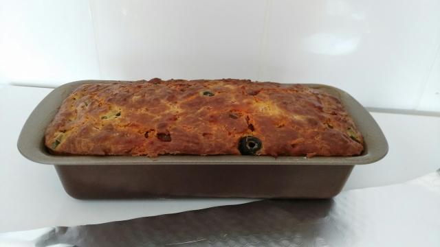 Cake au chorizo olives