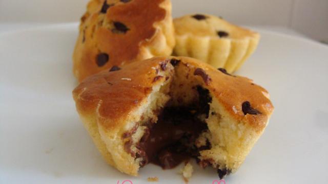 Mandises ou Muffins aux pépites de chocolat fourrés au Nutella