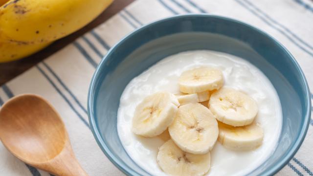 Voici les 5 aliments à associer à la banane au petit déjeuner pour bénéficier de ses bienfaits