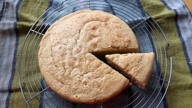 Gâteau moelleux au yaourt sans œuf