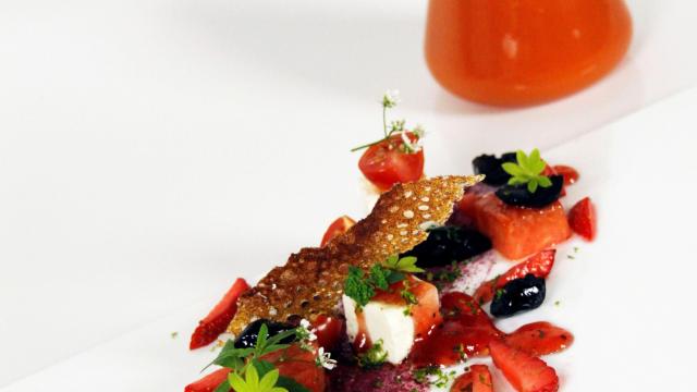 Gaspacho très fruité et olives noires Pastèque rôtie et feta marinée