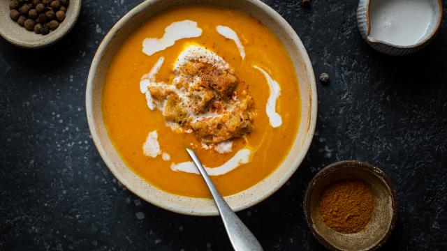 Velouté de carottes au curcuma : froide ou chaude, cette soupe de Cyril Lignac va vous régaler