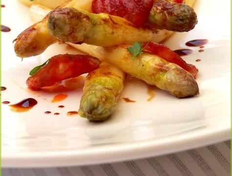 Asperges blanches, chorizo et vieux balsamique