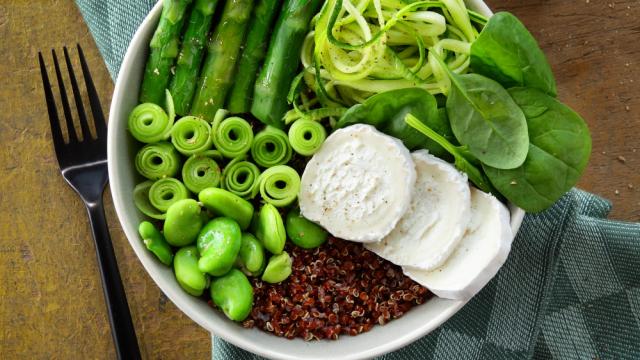 Green bowl à la bûche de chèvre